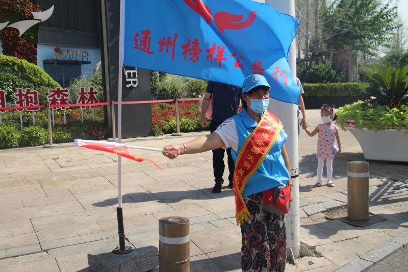 <strong>农村妇女山林操B特黄</strong>